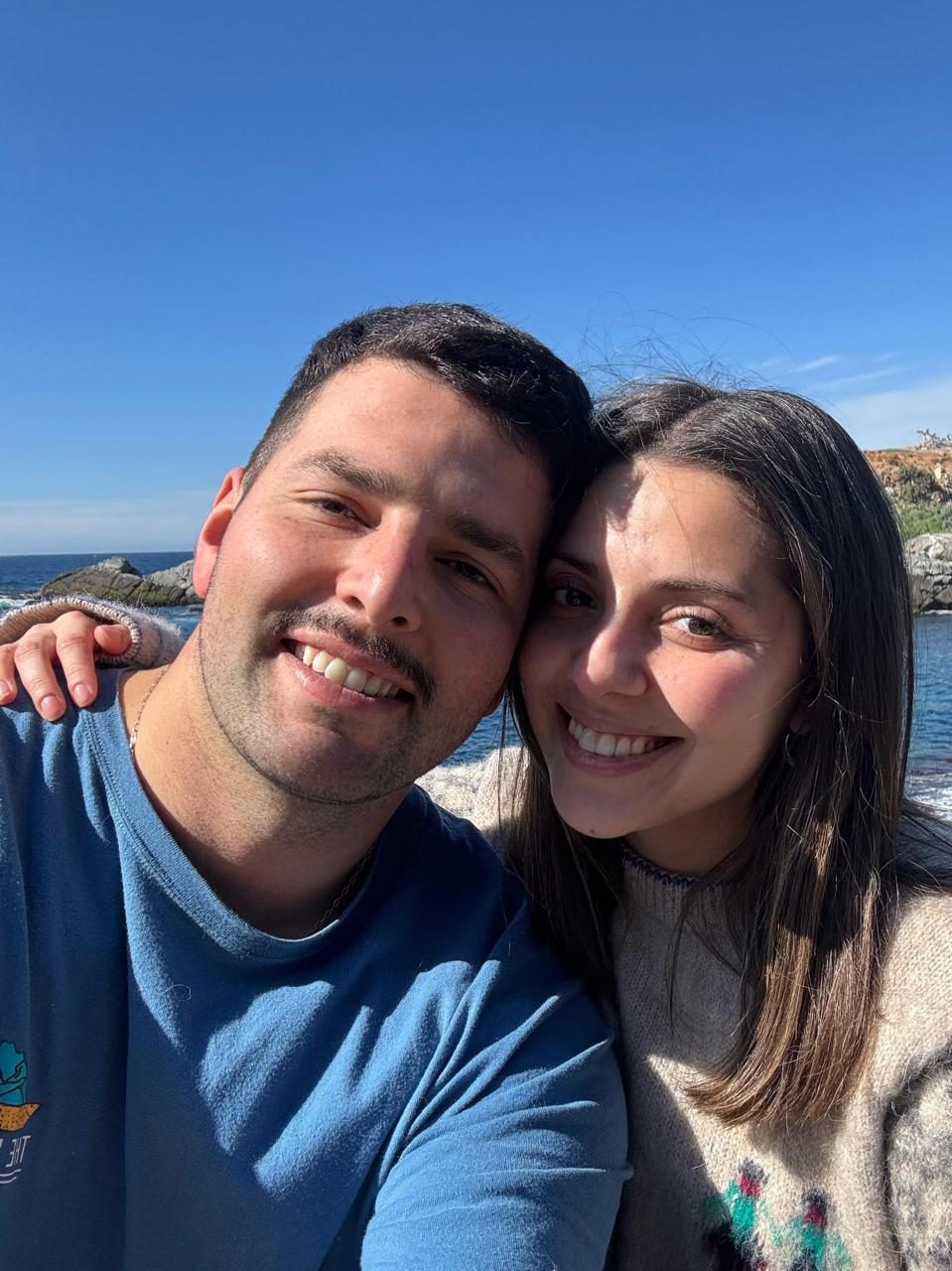 Selfie junto a la costa